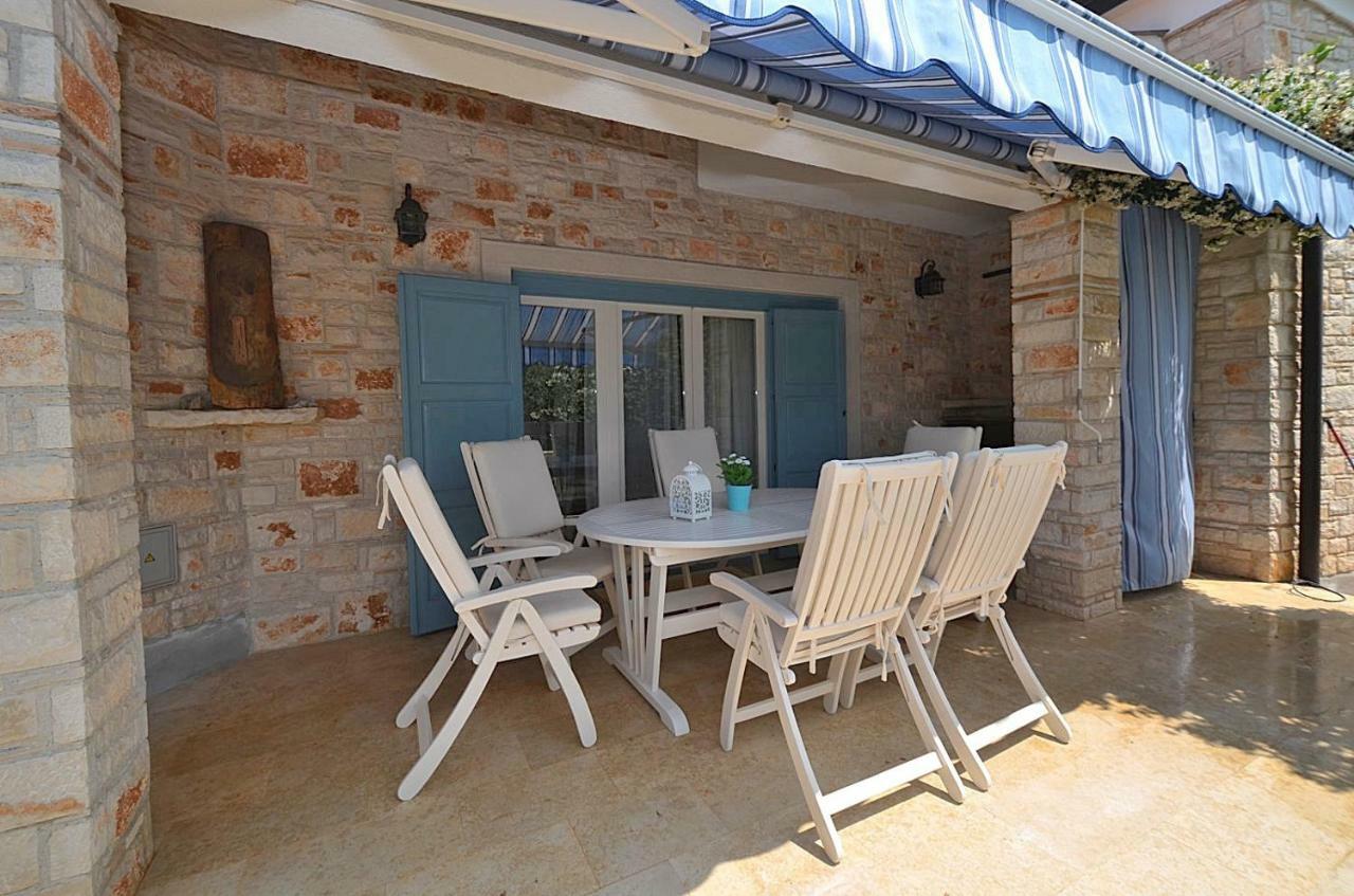 Holiday Home Sverko Novigrad  Luaran gambar