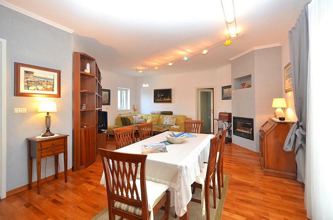 Holiday Home Sverko Novigrad  Luaran gambar