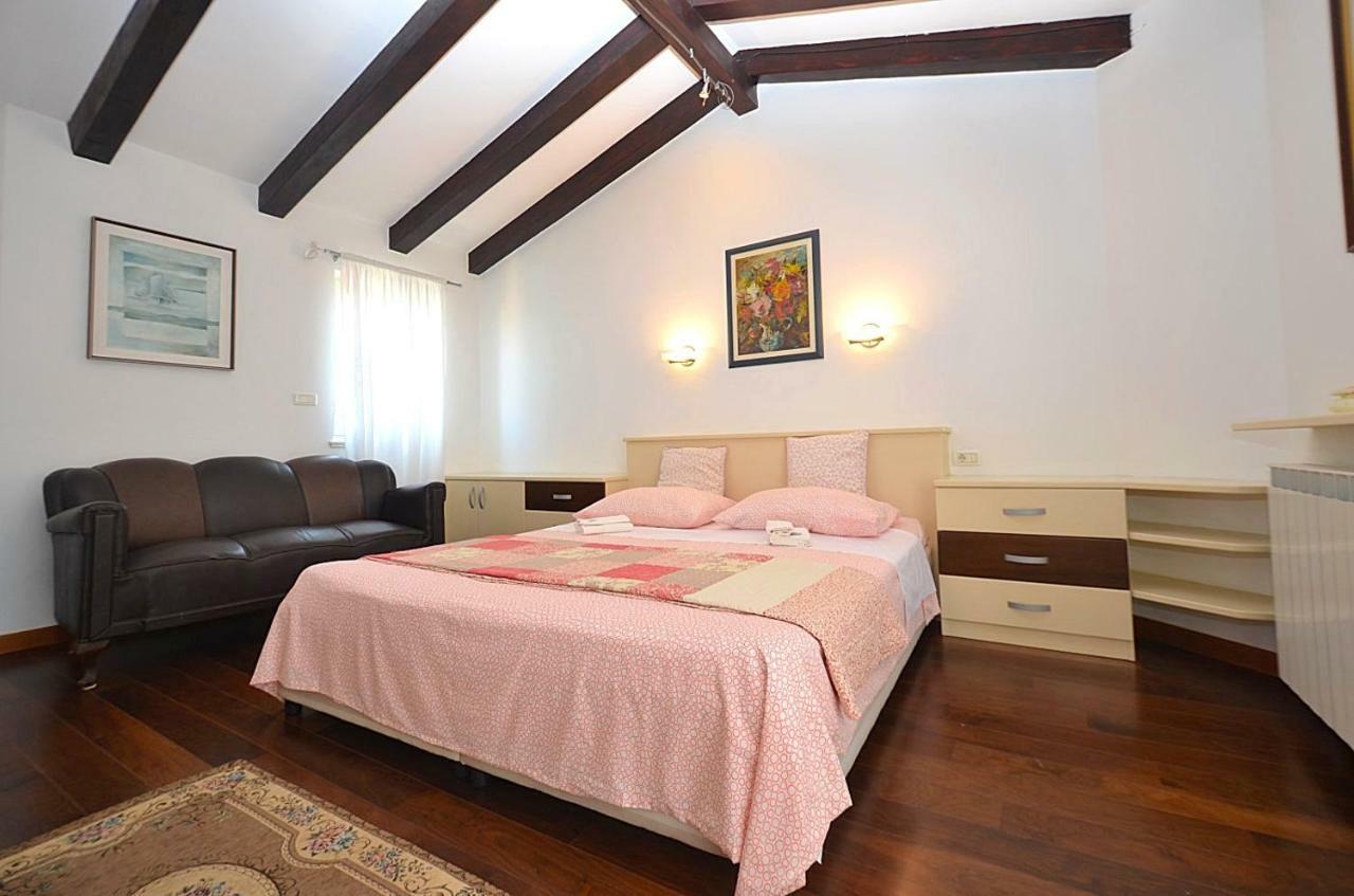 Holiday Home Sverko Novigrad  Luaran gambar