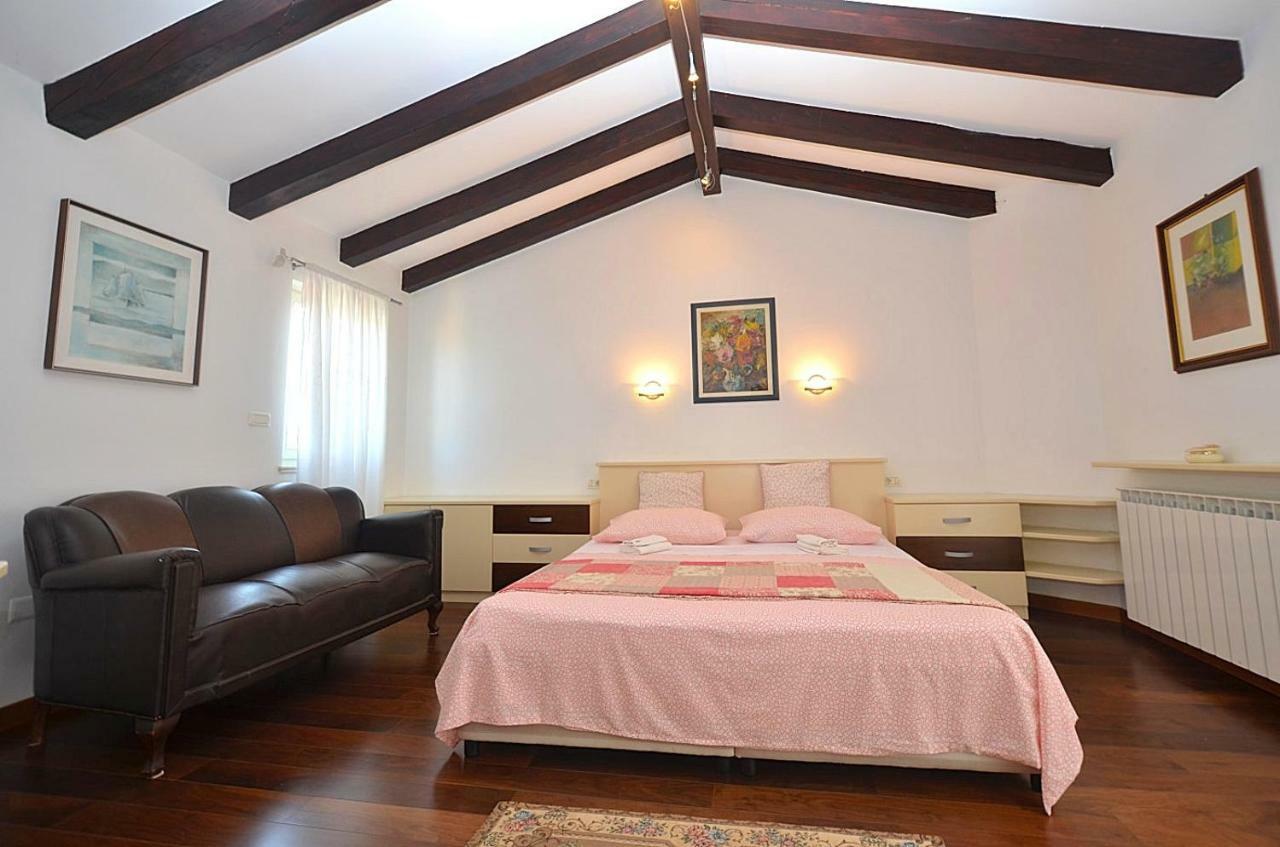 Holiday Home Sverko Novigrad  Luaran gambar