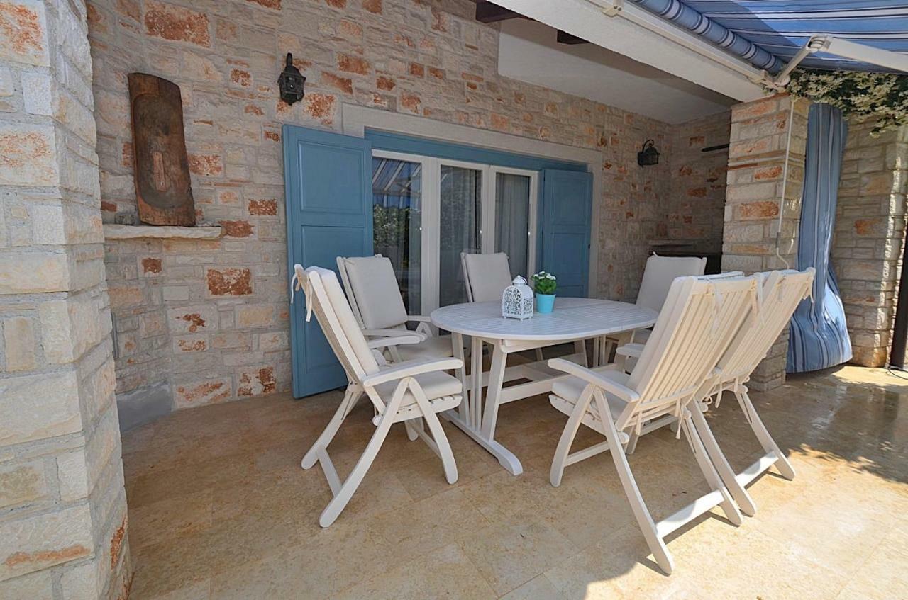 Holiday Home Sverko Novigrad  Luaran gambar