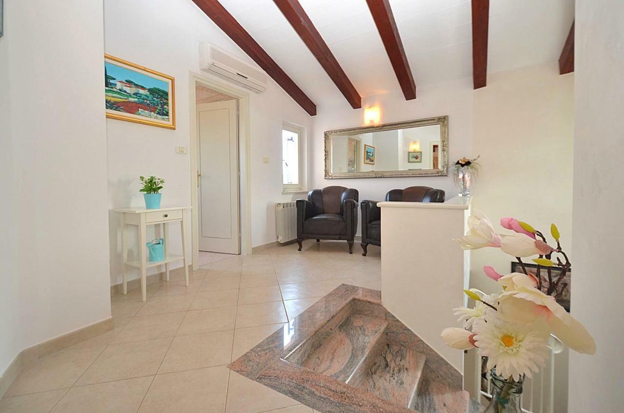 Holiday Home Sverko Novigrad  Luaran gambar