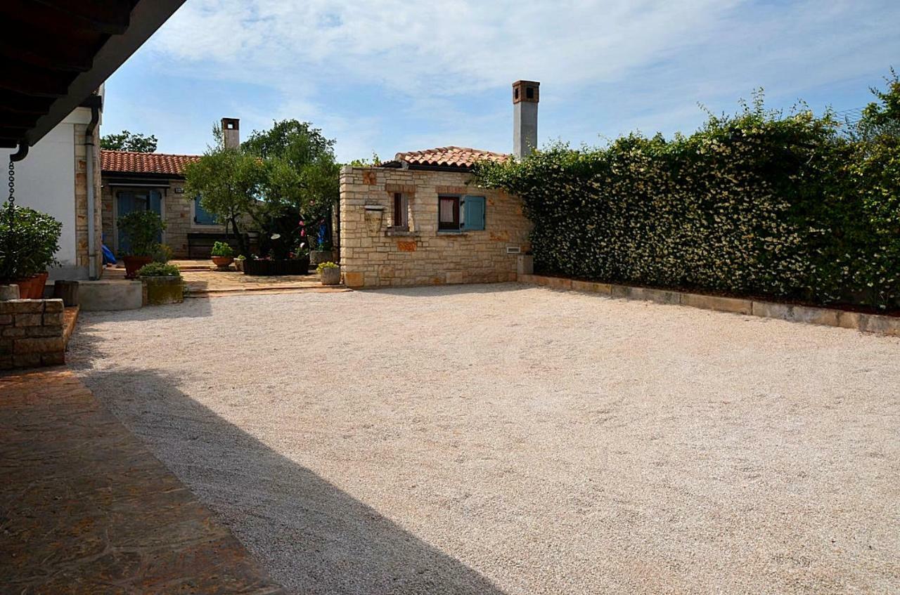 Holiday Home Sverko Novigrad  Luaran gambar