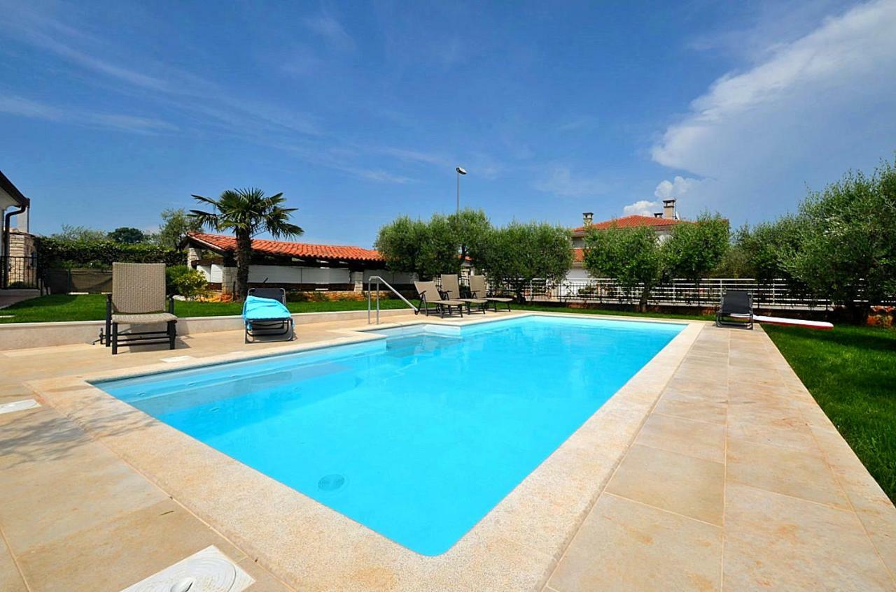 Holiday Home Sverko Novigrad  Luaran gambar
