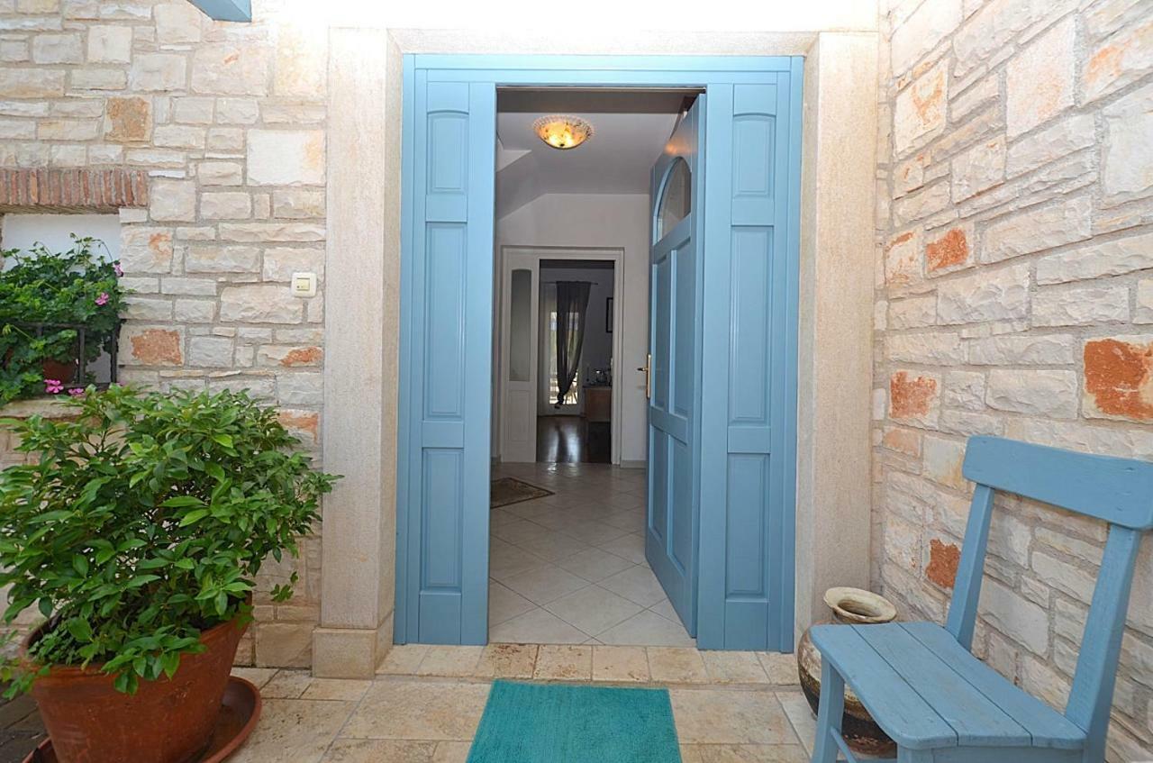 Holiday Home Sverko Novigrad  Luaran gambar