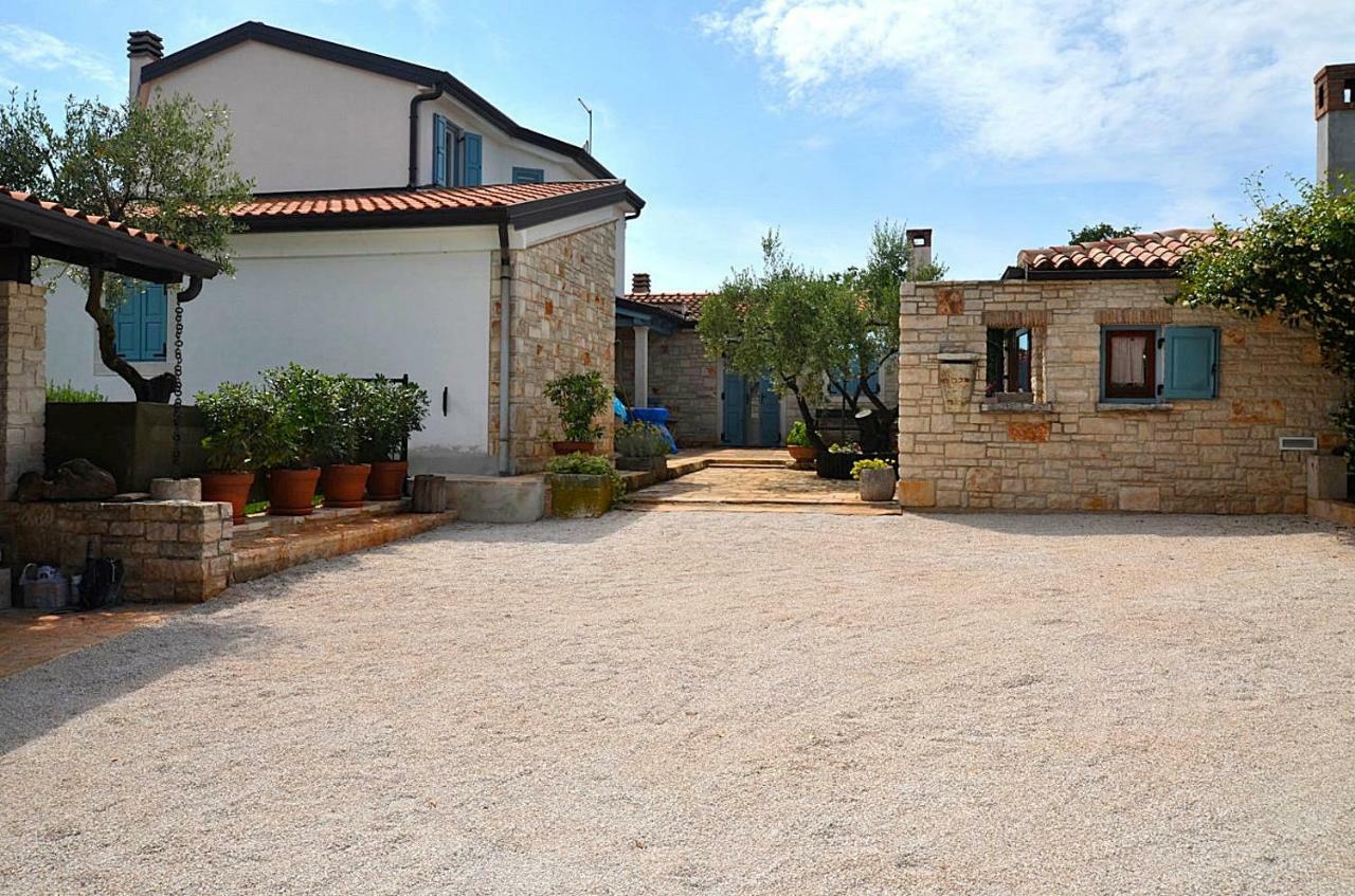 Holiday Home Sverko Novigrad  Luaran gambar