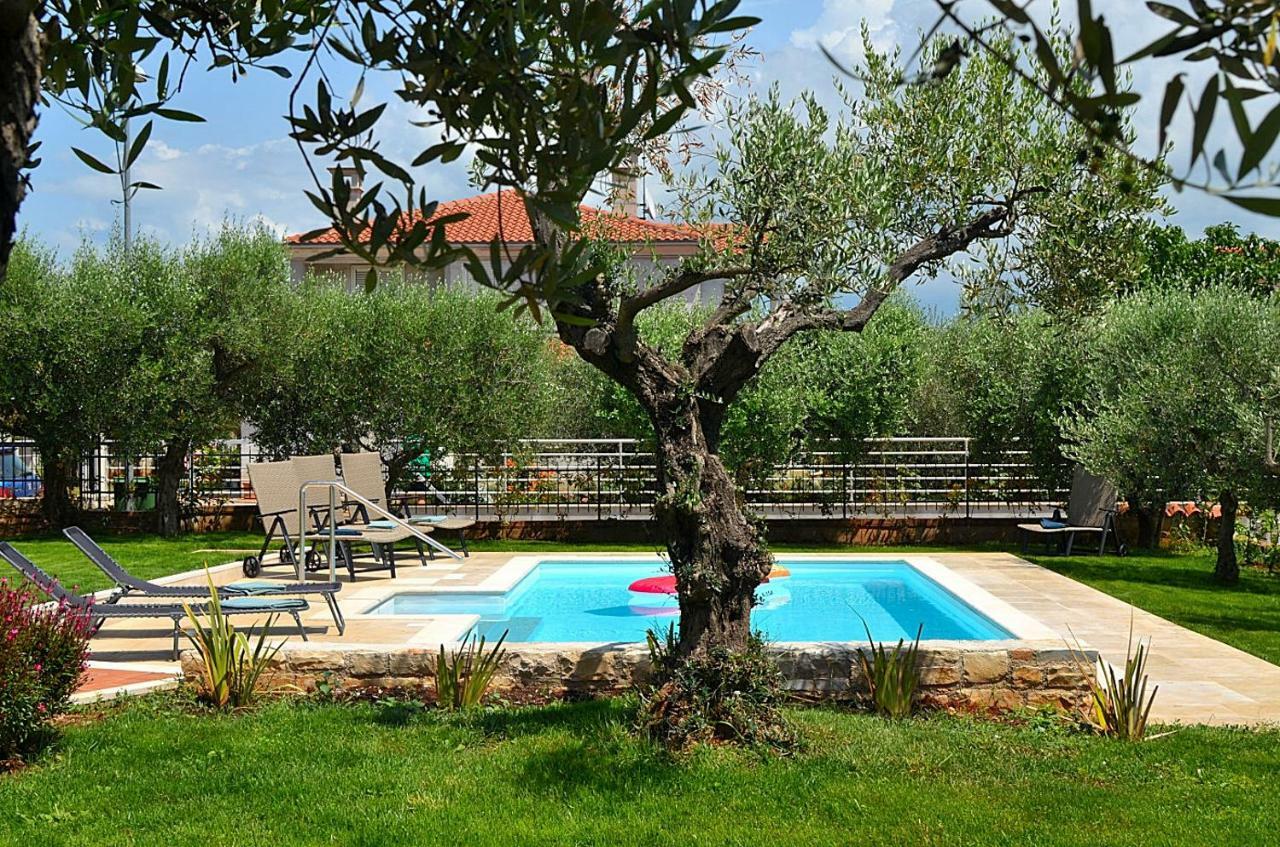 Holiday Home Sverko Novigrad  Luaran gambar