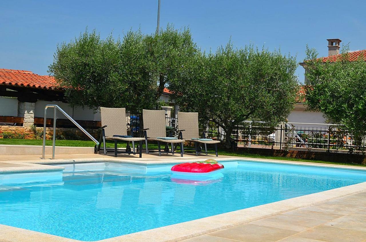 Holiday Home Sverko Novigrad  Luaran gambar